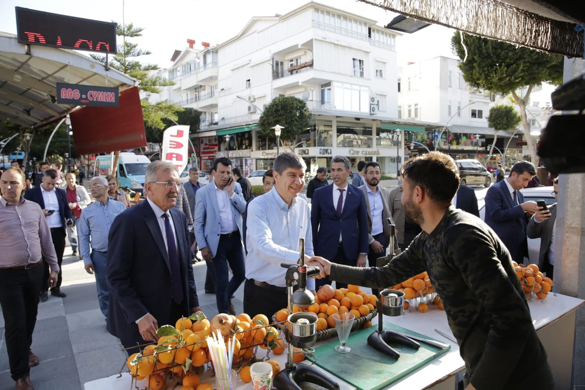 menderesturel's tweet photo. Milletvekilimiz @kemalcelik007 ve Serik Belediye Başkan Adayımız @enveraputkan ile birlikte, Belek esnafı ve hemşehrilerimizi ziyaret ettik.

#AşklaYolaDevam 
#MemleketİşiGönülİşi https://t.co/J5SakOGmo5