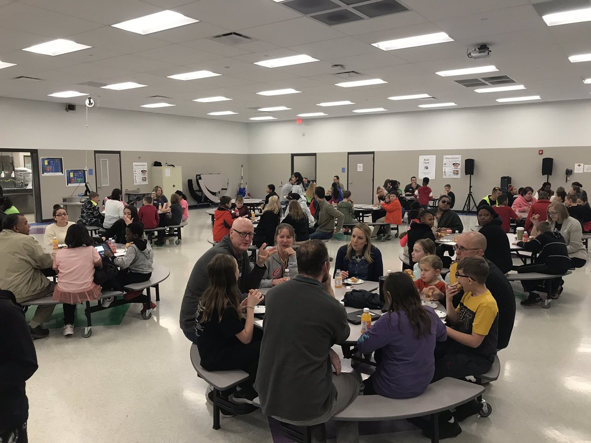 MsGehaReading's tweet image. Our Oregon Trail experience was amazing and our parent event was a blast!  @CRE_Cardinals #CREteach