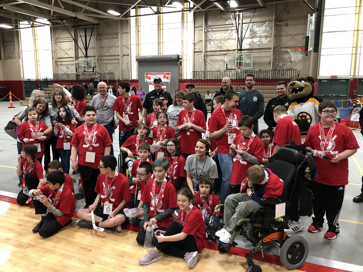 Ladies and gentlemen - your Five Town <a href="/SpOlympicsMA/">Special Olympics MA</a> #holliston athletes! (And <a href="/NHLBruins/">Boston Bruins</a> Blades) what an event! Proud of ever single athlete, parent, teacher and volunteer who put smiles on everyone’s faces! <a href="/NBC10Boston/">NBC10 Boston</a>