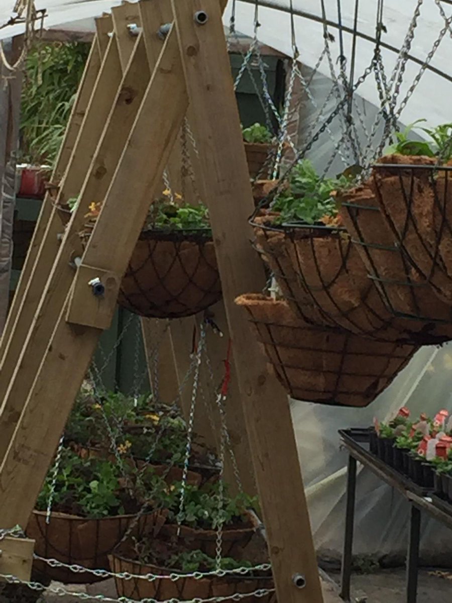 tythytreaclesWI's tweet photo. Small party of us potting hanging baskets at the Rossendale Trust today which provides supported living care to adults with learning and physical disabilities today. https://t.co/QuM7SiIaEe
