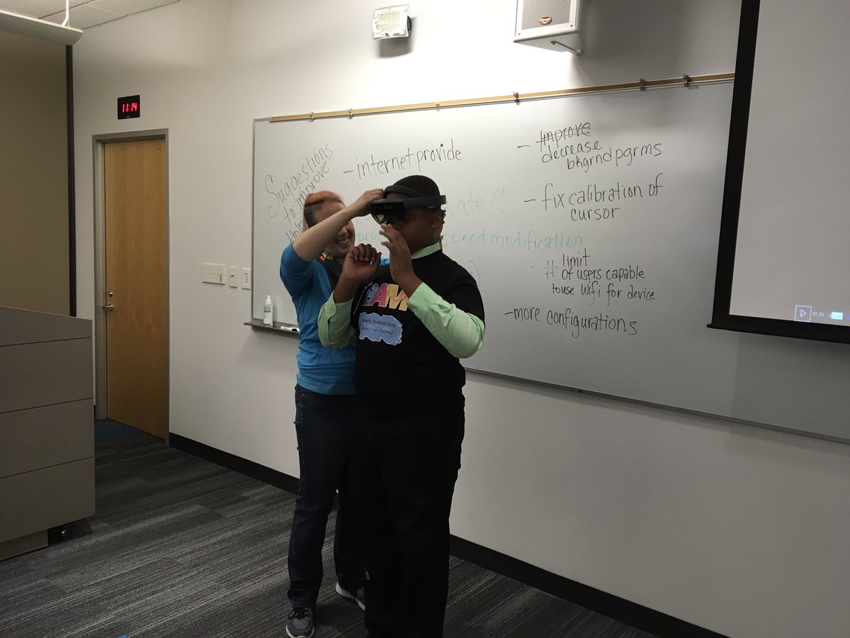 RHS_Eagles's tweet photo. Ss engage in ai experiences! #microsoftstudentday @microsoftlife https://t.co/eyzMJqF8KT