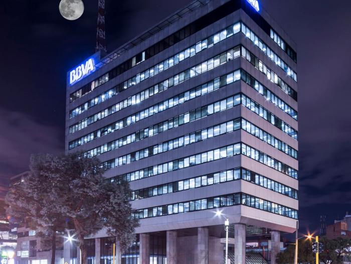 Portafolioco's tweet photo. .@bbva lidera el uso de la banca móvil en Colombia https://t.co/c5dDqSFg0U https://t.co/fCa30p9L7x