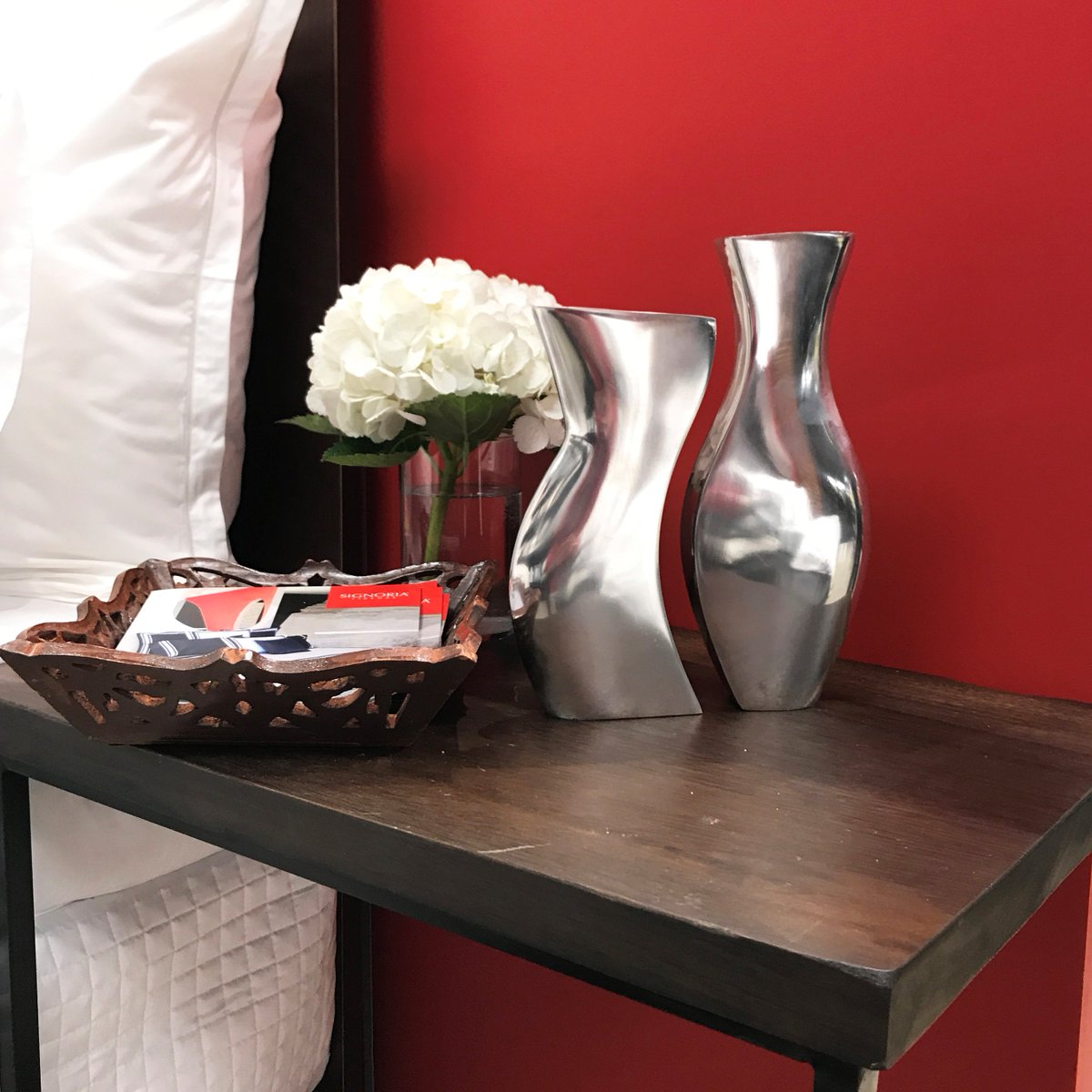 ShopLadder's tweet photo. Adjoining vase set by moderndayaccents https://t.co/GcHgMAWcJL #decor https://t.co/DkvT5Rj0JL