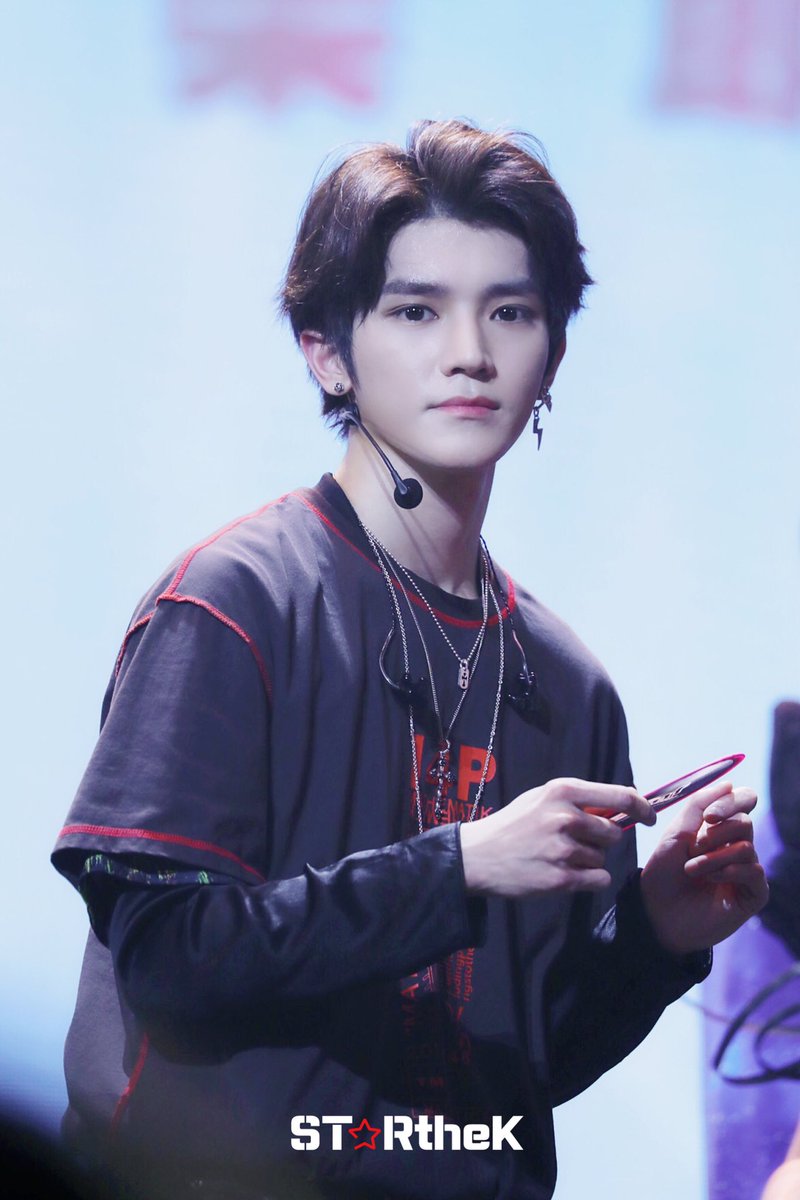rthe_k's tweet photo. 【HD】#nct127 홍콩 #hkamf 출석 「예쁜 아이 옆에는 예쁜 아이로」 #Leetaeyong #태용 #이태용 #李泰容 https://t.co/afREAUax2M