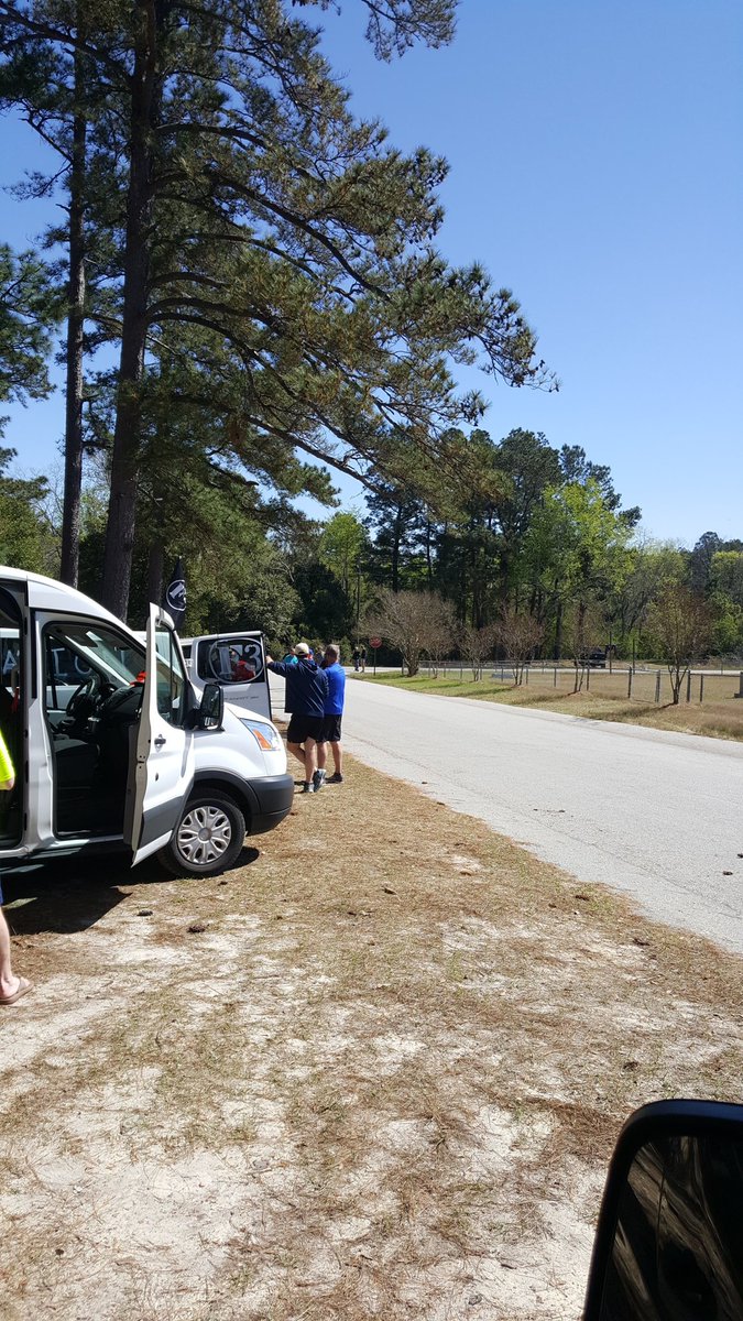 JohnFralick1's tweet photo. @F3Columbia #RAMBLESILVER van 2 is at the EZ of @Palmetto200 waiting on van 1 and @vintagepalmetto rolling into leg 6 and 7. https://t.co/w1t5Lh13bp
