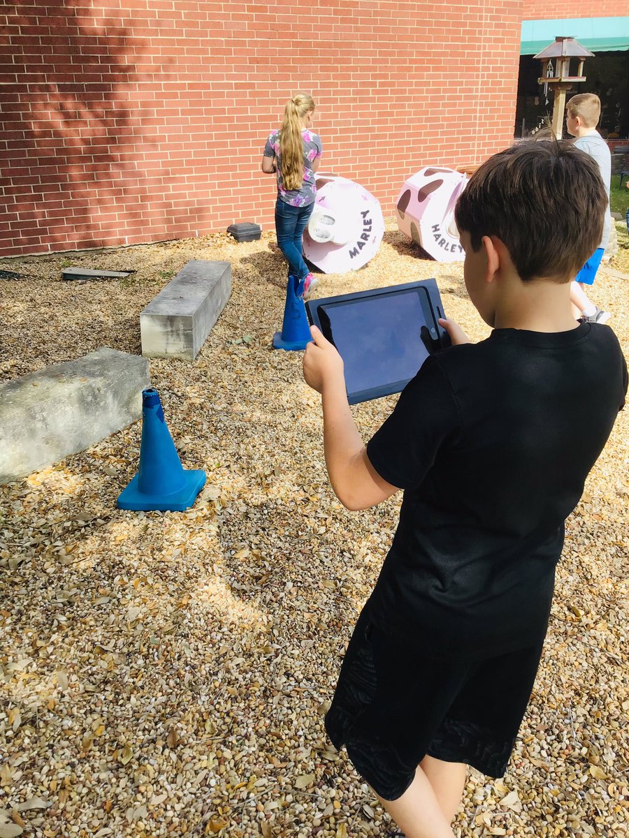 jennarzsimpson's tweet photo. LINES & ANGLES EVERYWHERE! We went on a scavenger hunt around @SVEmisd to find acute, obtuse, and right angles + parallel and perpendicular lines. My favorite student quote: “It’s like they knew we were coming to look for lines and angles when they made this playground!” 😂 https://t.co/8v0140AOnN