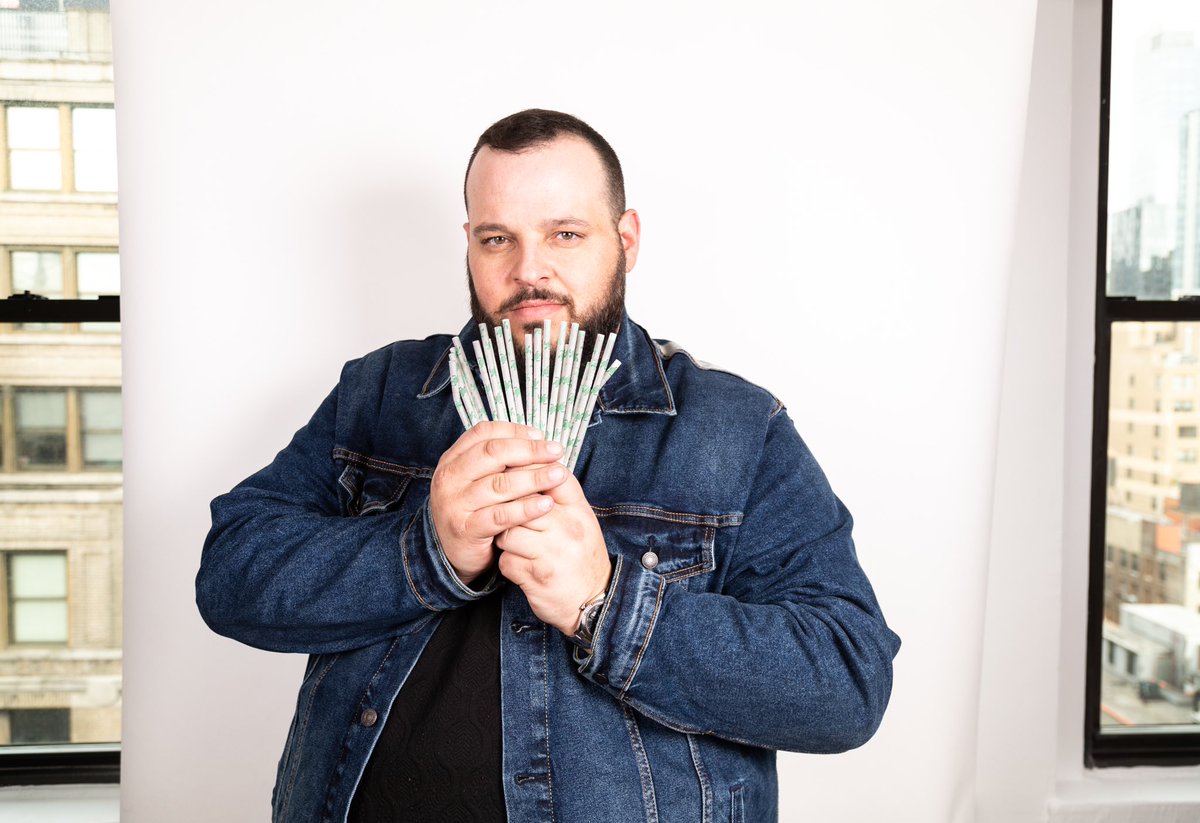 WhatsupDanny's tweet photo. Did you know if we keep using single use plastics there will be more plastic than fish in the ocean?! That's the last straw! Sign the pledge https://t.co/1JajYJwI7I @bacardilimited @unicode @lonelywhale #thefuturedoesntsuck #worldwaterday #bacardipartner https://t.co/qr1OTBheE9