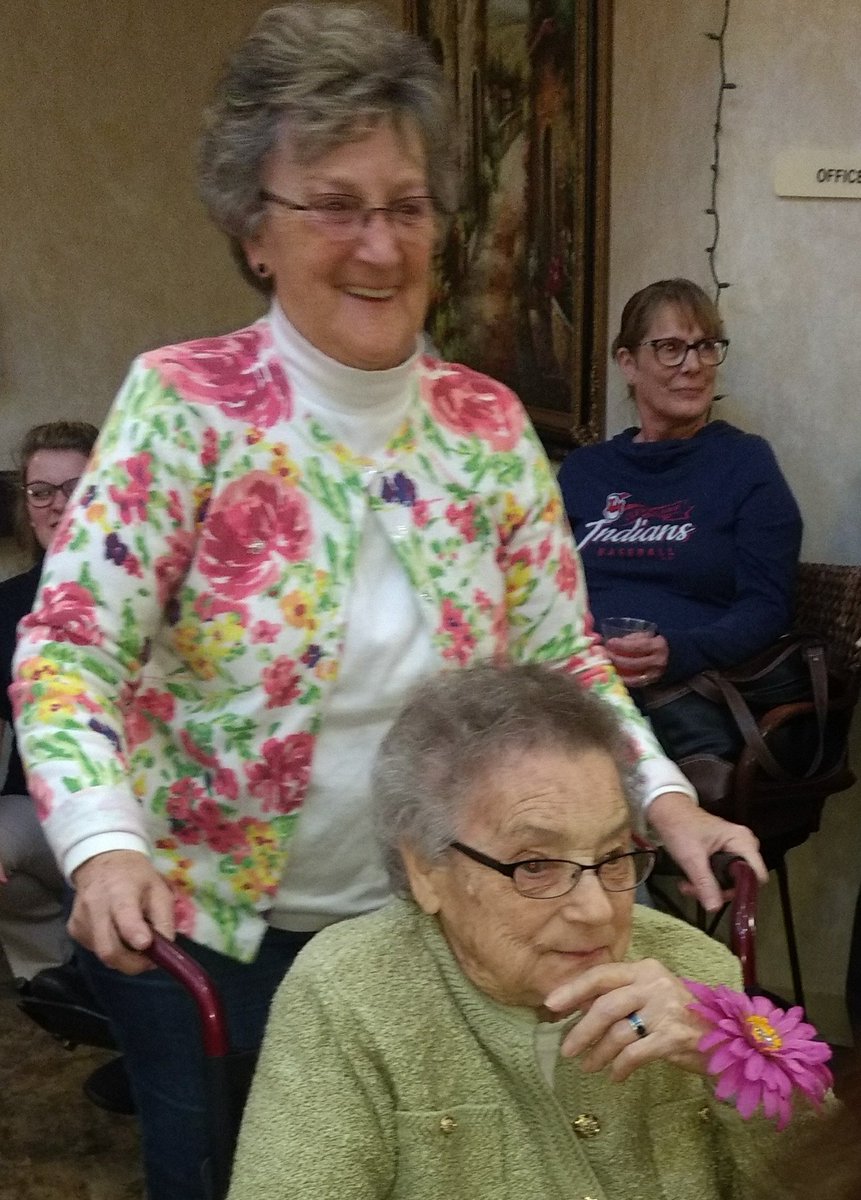 WillowsWillard's tweet photo. Sharing more highlights form our Senior Prom! #SeniorProm2019 #connectgenerations #community #familynight #Trilogyliving #willowsatwillard https://t.co/xZpX1zPf0f