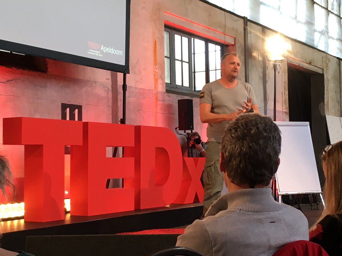 LiandaK 🐰 (@liandak) on Twitter photo <a href="/FKoolhof/">Fred Koolhof</a> deelt universele lessen voor echte dialoog bij <a href="/TEDxApeldoorn/">TEDxApeldoorn</a> #tedxapeldoorn wijzend op beperkende denkgewoonten, met echt open blik en ander woordgebruik. Geen discussie maar dialoog waarin je samen ontdekt. Buiten je denkraam, niet ja maar maar ja en. <a href="/FKoolhof/">Fred Koolhof</a> deelt universele lessen voor echte dialoog bij <a href="/TEDxApeldoorn/">TEDxApeldoorn</a> #tedxapeldoorn wijzend op beperkende denkgewoonten, met echt open blik en ander woordgebruik. Geen discussie maar dialoog waarin je samen ontdekt. Buiten je denkraam, niet ja maar maar ja en.