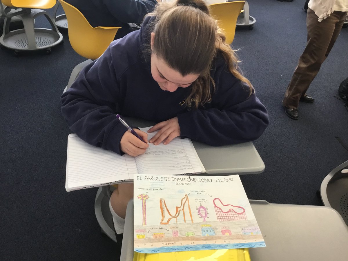 msmhamed7's tweet photo. 7 graders creating a parque de diversiones map and review #XHSlanguage #ClipperPride https://t.co/aZBG5d8Jos