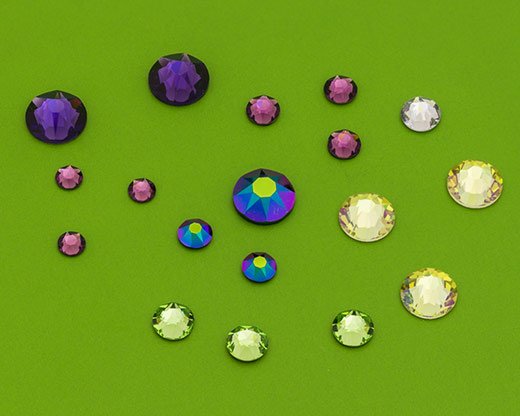 jewelrysupply's tweet image. Looking to bedazzle or embellish textiles or other craft projects? Swarovski Flat Backs provide precision cut facets with rich color that provide a stunning sparkle to your jewelry and craft projects. #crystals #swarovski #flatbacks