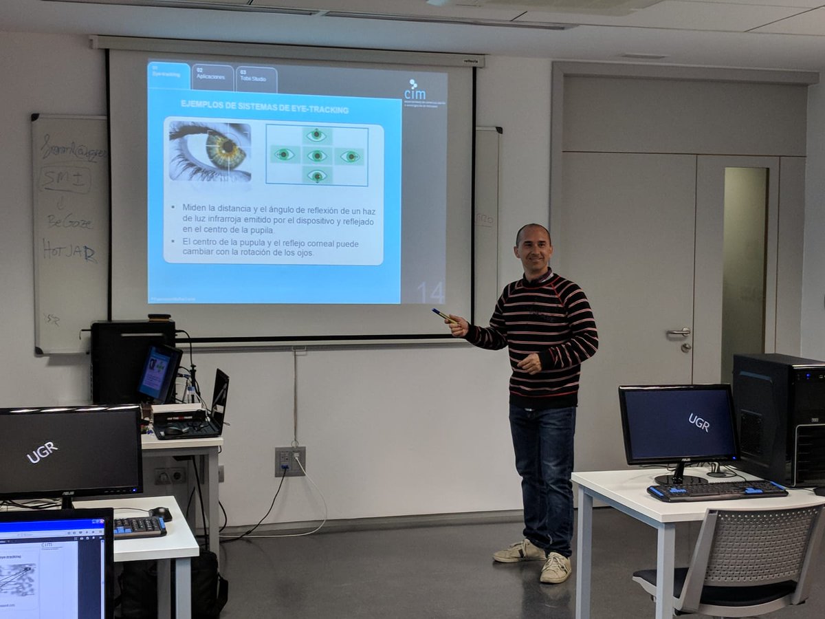 MasterNEUROMK's tweet photo. ¡Las clases en @MasterNEUROMK no te dejarán indiferente, te lo aseguramos!!
Nuestros alumnos, un #EyeTracker de última generación y un anuncio, coctel perfecto para aprender el funcionamiento de esta técnica de seguimiento ocular. Gracias @franmleiva #neuromarketing #neurociencia https://t.co/r9P0eY4QwA