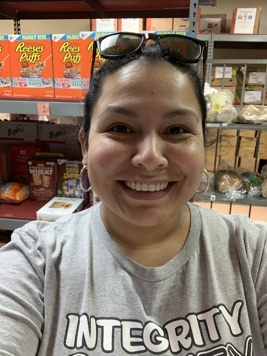 vae823's tweet photo. Service day was a great experience! I really enjoyed meeting clients and getting their morning started! @realsocialwork #tarletonservice2019 @TarletonSOCW  @ovomarisa  @sandywenclasky https://t.co/uV0x120YBF