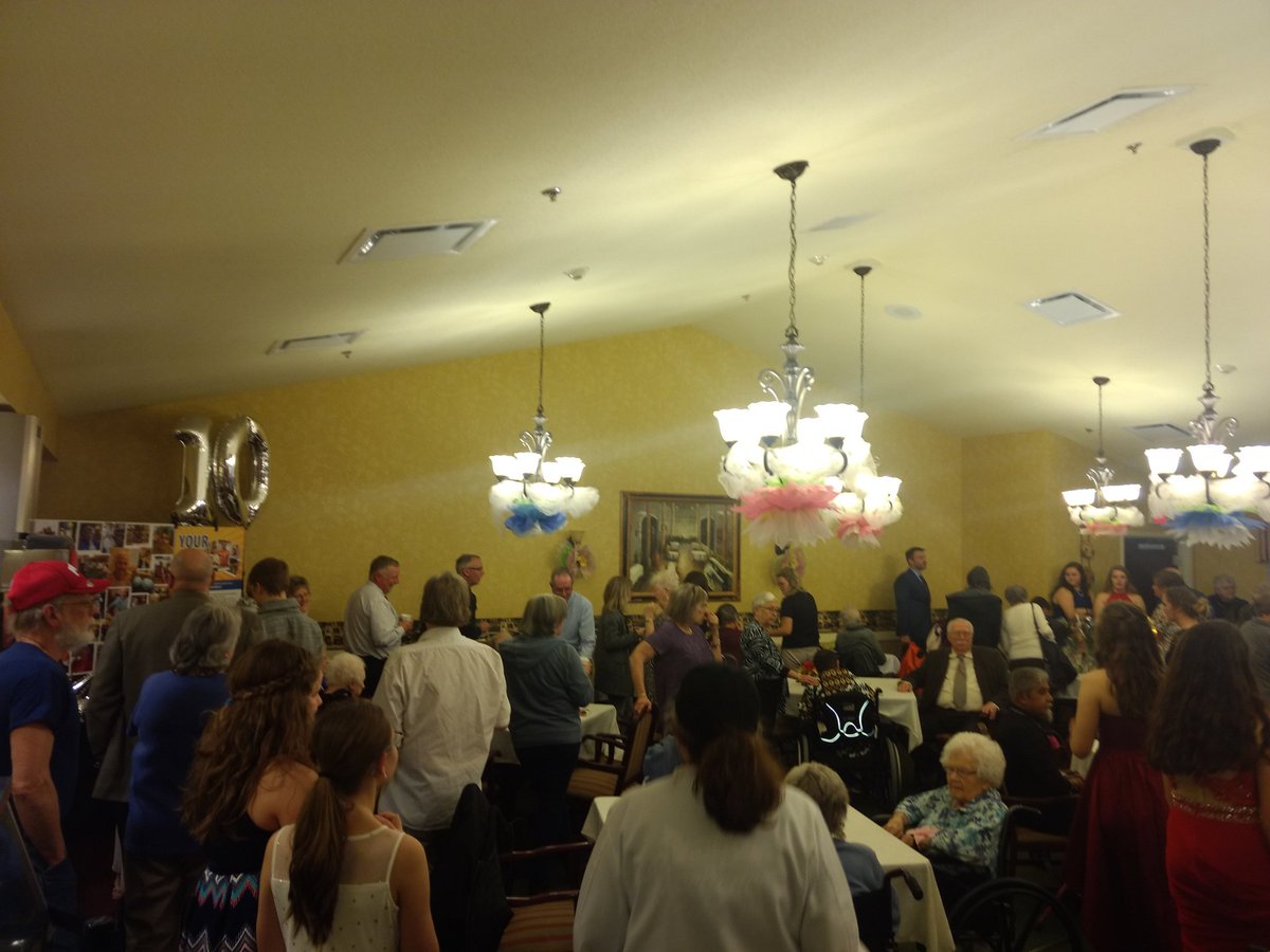 WillowsWillard's tweet photo. #Trilogyliving #familynight #willowsatwillard #connectgenerations #seniorprom2019 https://t.co/GMvwBP7w0q