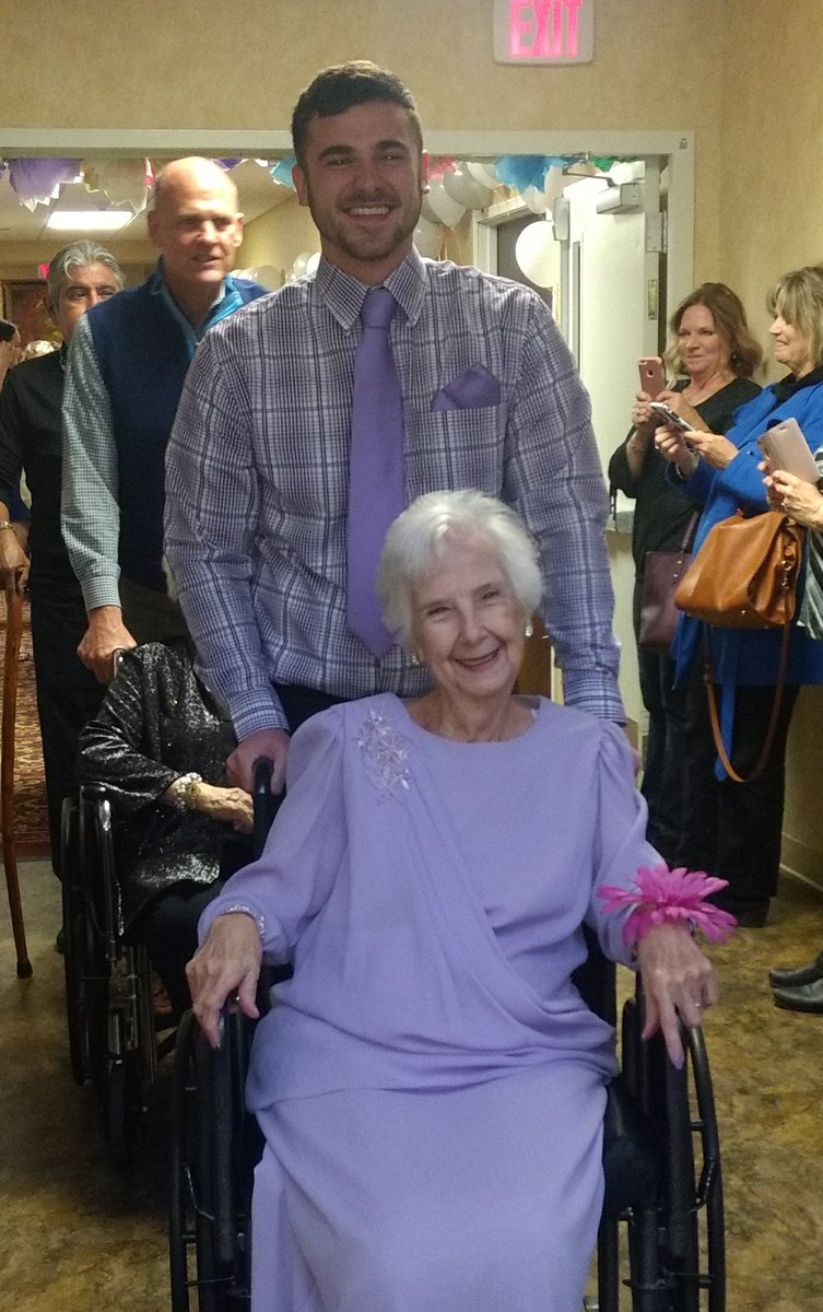 WillowsWillard's tweet photo. #Trilogyliving #familynight #willowsatwillard #connectgenerations #seniorprom2019 https://t.co/GMvwBP7w0q
