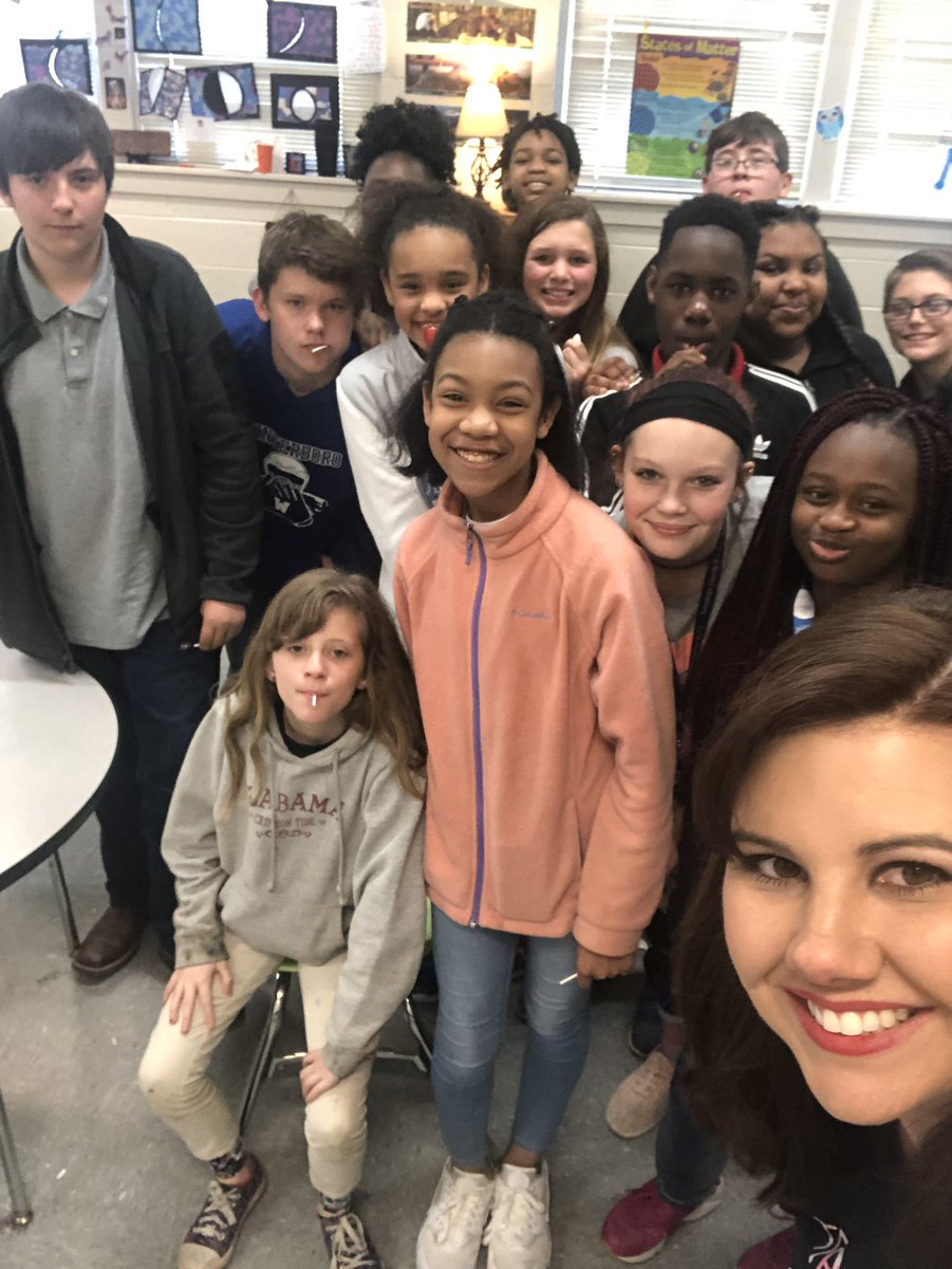 JessicaRMathis's tweet photo. Fun Family lunch, movie time, and special reward time!!!! Love my Advisory Family!!!! #Mathisfam @Winterboro_High @GraysonLawrence @emilybharris https://t.co/EgqdemOl1y