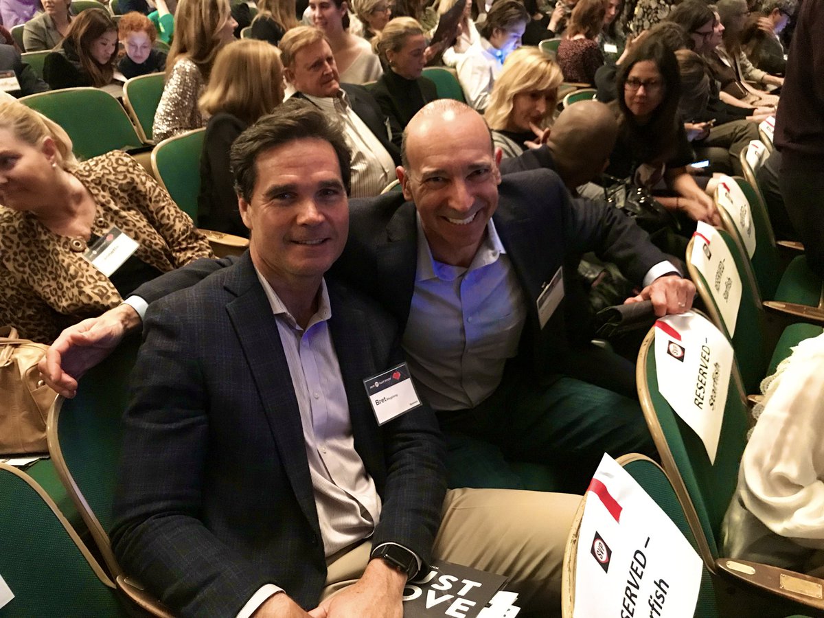 StarfishMarta's tweet photo. One tweet doesn’t do it. The room was filled for hours with movers, shakers, and amazing dancers (looking at you @lula_washington) from philanthropy, business, and nonprofits! #FastPitch2019 #SupportingOurSector @svplosangeles https://t.co/h3vg21VD6U