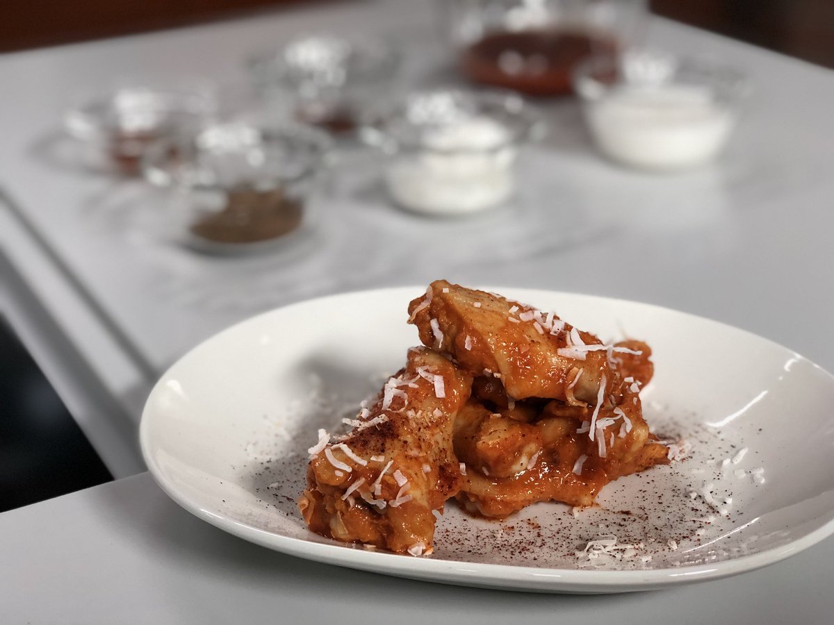 kmillerlib's tweet photo. We’re in the #kitchen making roasted #coconut #chickenwings with celebrity #chef @chefjernard #NewSoulKitchen #SouthernModified #cookbook #chicken #wings - NEXT On @wgnnews @DinaBairWGN https://t.co/GzzpSB1nNS