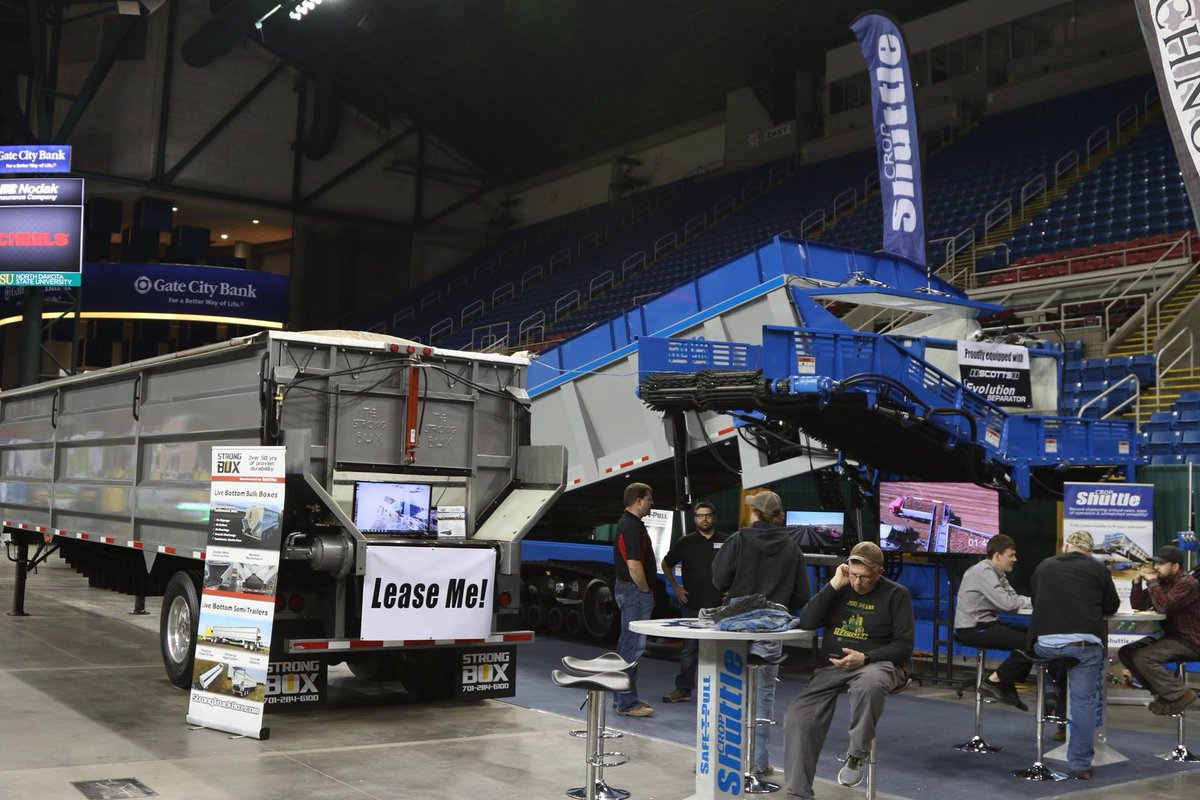 ISBIshow's tweet photo. Congrats to our 2019 exhibit award winners!

1st Place: ROPA
2nd Place: Northern Plains Track
3rd Place: @Tireboss 
4th Place: @safeTpull / Strong Box / Crop Shuttle

📸 courtesy of @sugarpub https://t.co/qi4vgty1QC
