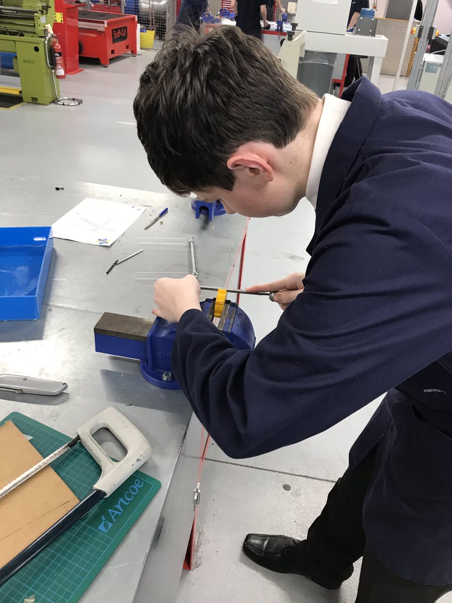 DeptHT_MrV's tweet photo. It’s inspiring to see students @UTCWarrington applying their skills into the Royal Navy Challenge. The challenge: rescue a Downbird Helicopter from a beach and return it safely by sea. #UTCChallenge #RNEC19 @RoyalNavy #Engineering #engineeringexcellence https://t.co/uYEsl4DfIZ