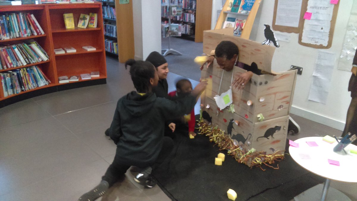 hackneylibs's tweet image. Clapton Library will punish you Shakespearean style with our Painful Pillory! Come and confess your sins, crimes, and moral transgressions and be publicly pelted. Until tomorrow. #Shakespeareweek #ClaptonLibrary