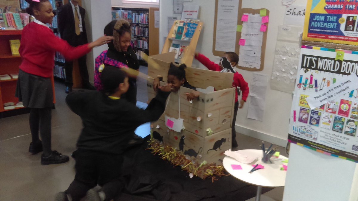 hackneylibs's tweet image. Clapton Library will punish you Shakespearean style with our Painful Pillory! Come and confess your sins, crimes, and moral transgressions and be publicly pelted. Until tomorrow. #Shakespeareweek #ClaptonLibrary