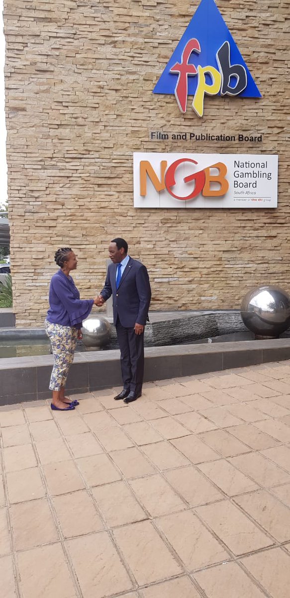 InfoKfcb's tweet photo. #KFCBmeetsFPBinPretoria
@FPB_ZA CEO Dr. Maria Motebang receives @InfoKfcb CEO Dr. @EzekielMutua when he paid a courtesy call to discuss strategic partnership in content regulation at @FPB_ZA offices earlier today https://t.co/innJF6va2y