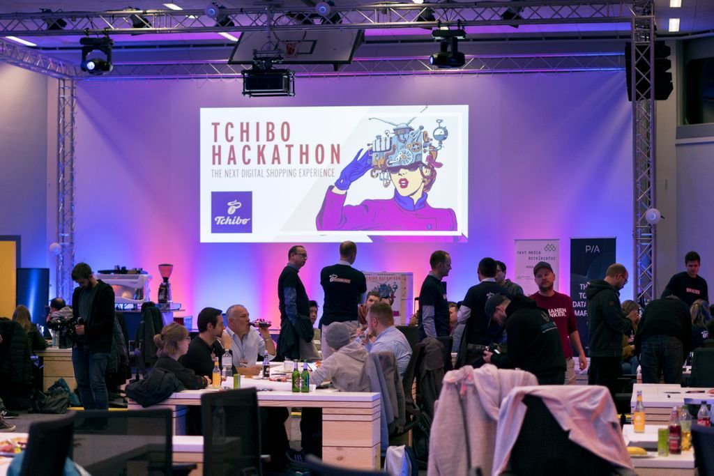 NMA_vc's tweet photo. #TchiboHack is happening 💻🔥 Continuing Day 2 with over 70 #international #hackers at the @Tchibo_presse headquarters in #hamburg. Stay tuned for more #innovation 💡
Powered by @statista_com, @PIA_GmbH & https://t.co/t6lJjxVr2E
#hackathon #tech #Digital #shopping #Developer https://t.co/1ypejmuYQM