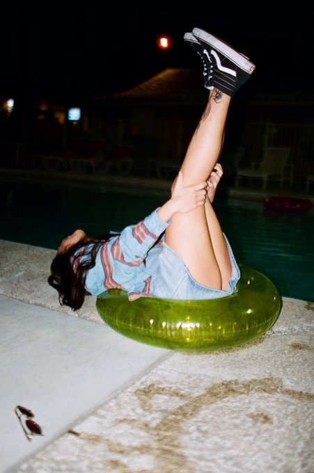 Self control makes me so wet💦 https://t.co/IYW780x71l