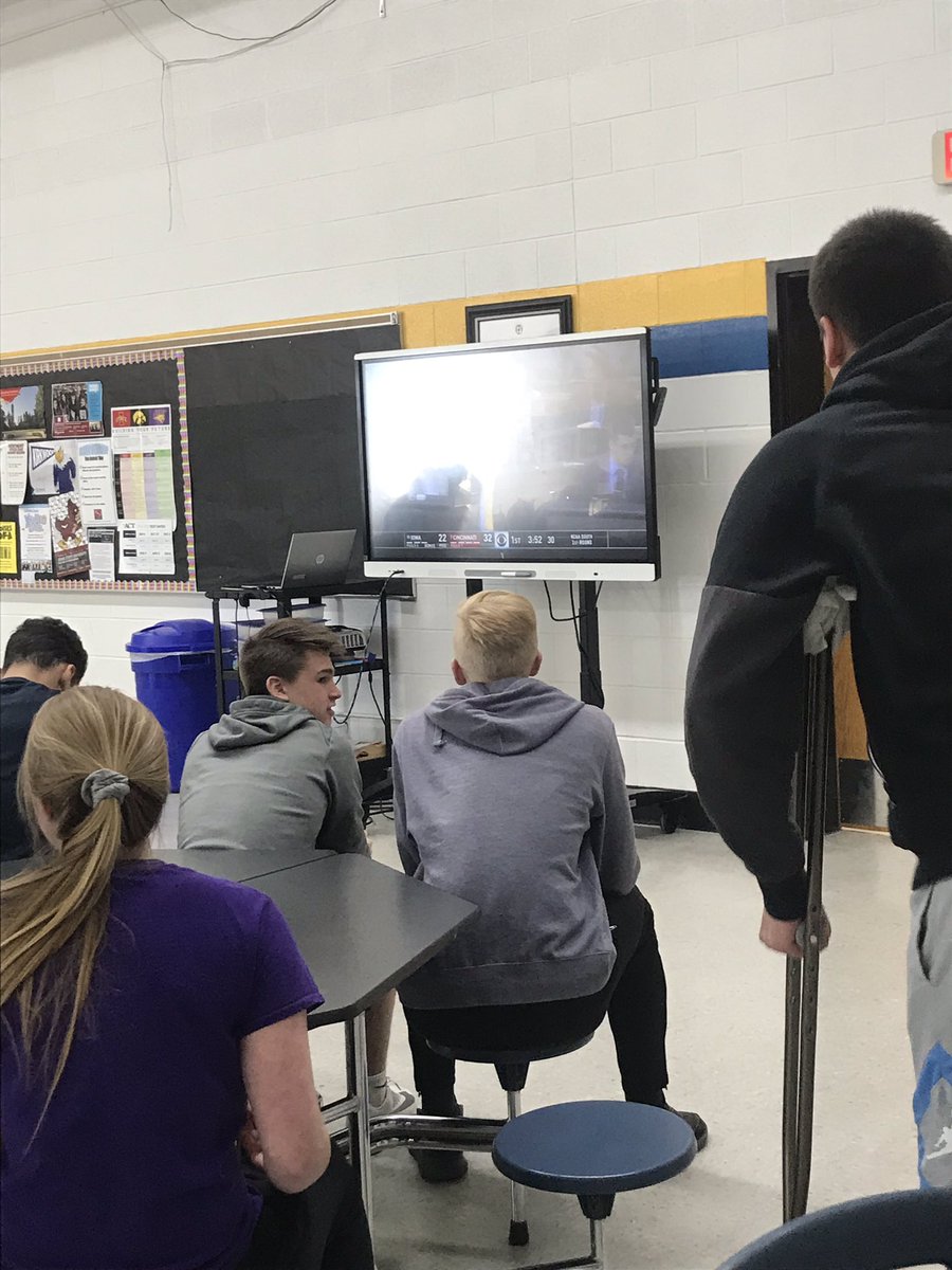 JenniferHuling's tweet photo. March Madness and school lunch #goHawks https://t.co/7XXI6XGygI