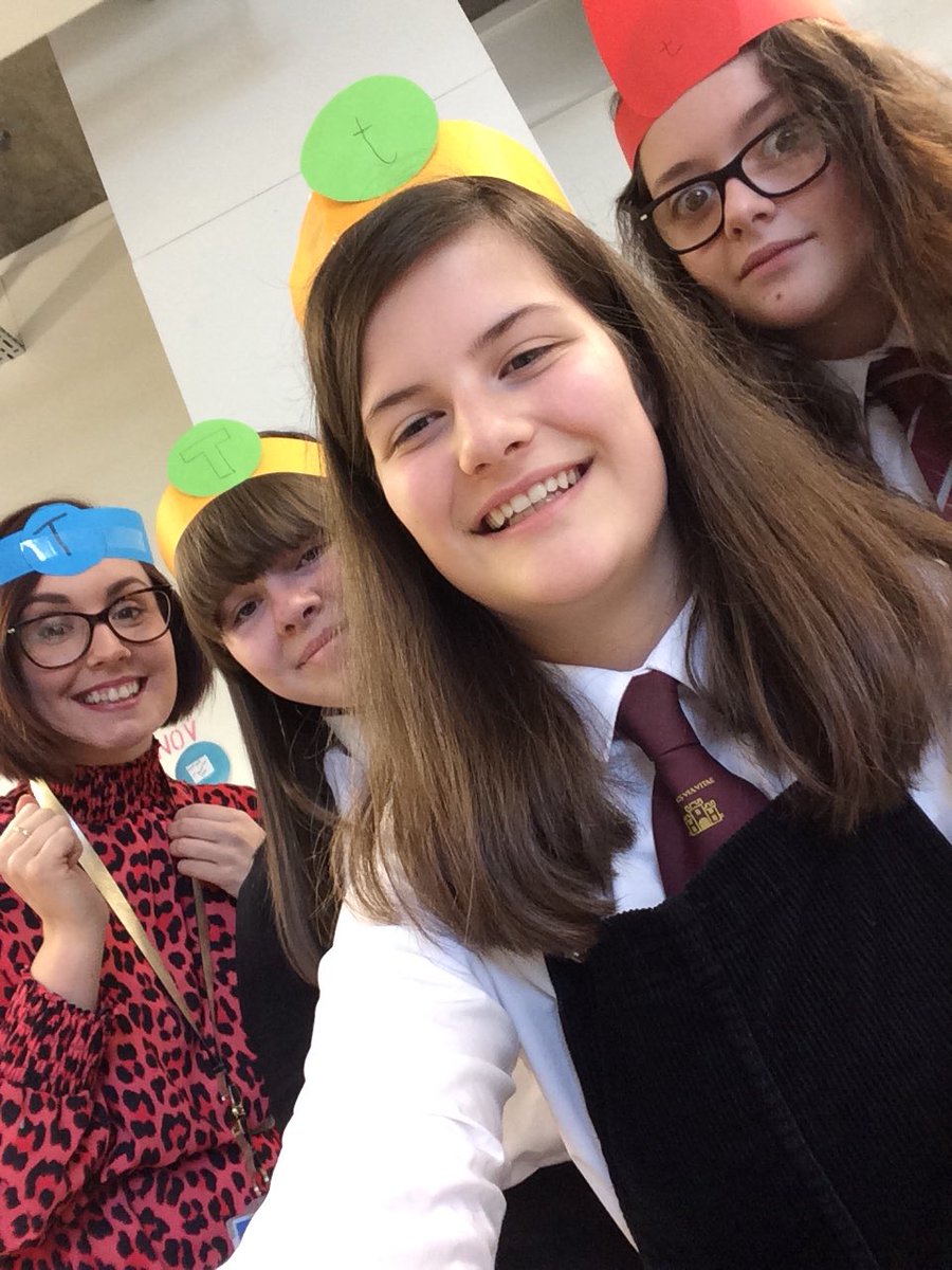 ForAcadBiology's tweet photo. N5 learning about genetics and inheritance by making sperm &amp; egg hats 🤣 #FORHappyHeartsHappyMinds https://t.co/8WImAEIqm3
