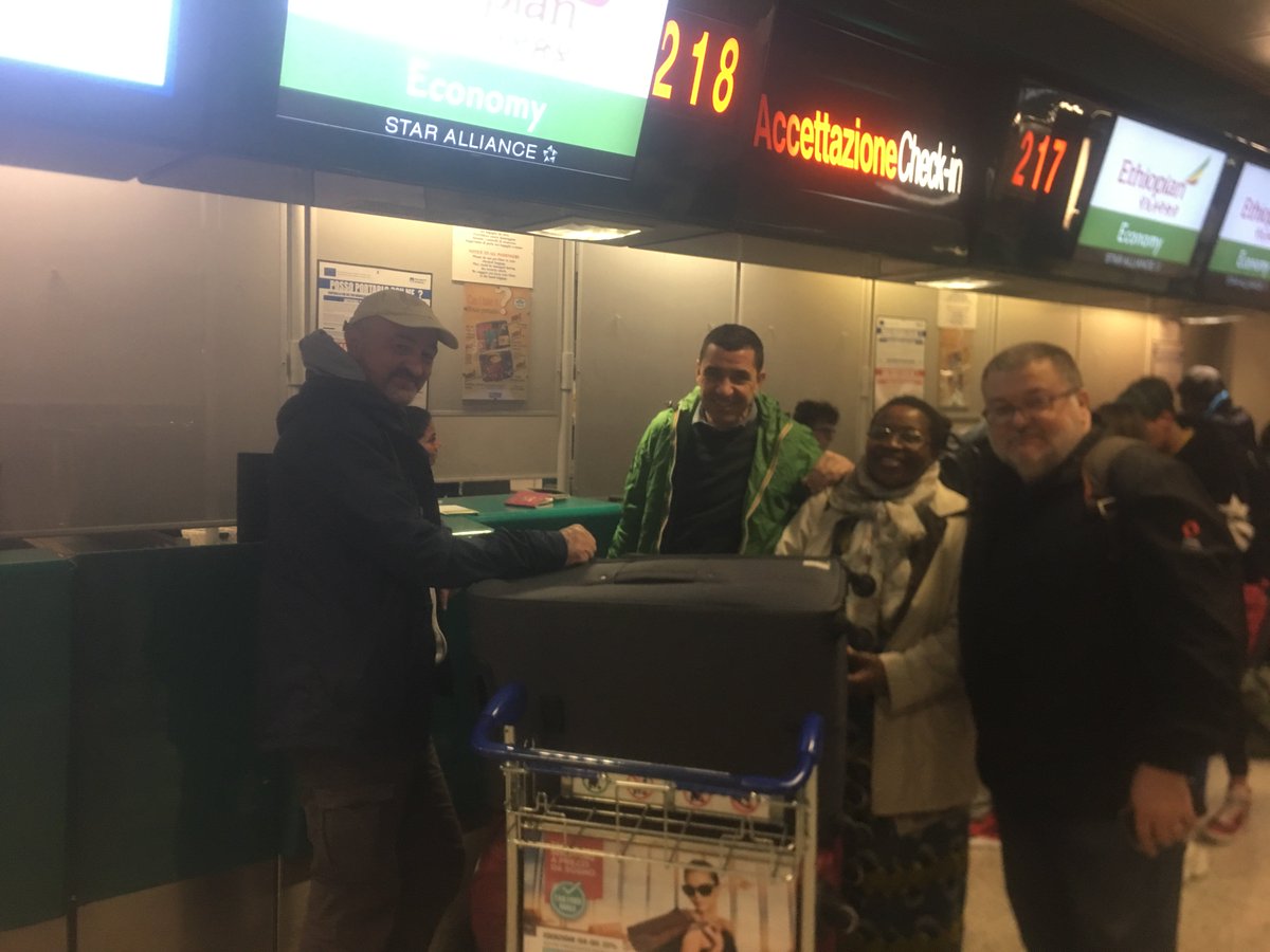 CasaMarisaRDC's tweet photo. In viaggio verso Casa Marisa! Grazie amici siete stati come sempre generosissimi 
@HereMauro @pgramenzi https://t.co/auoVbRbg6R
