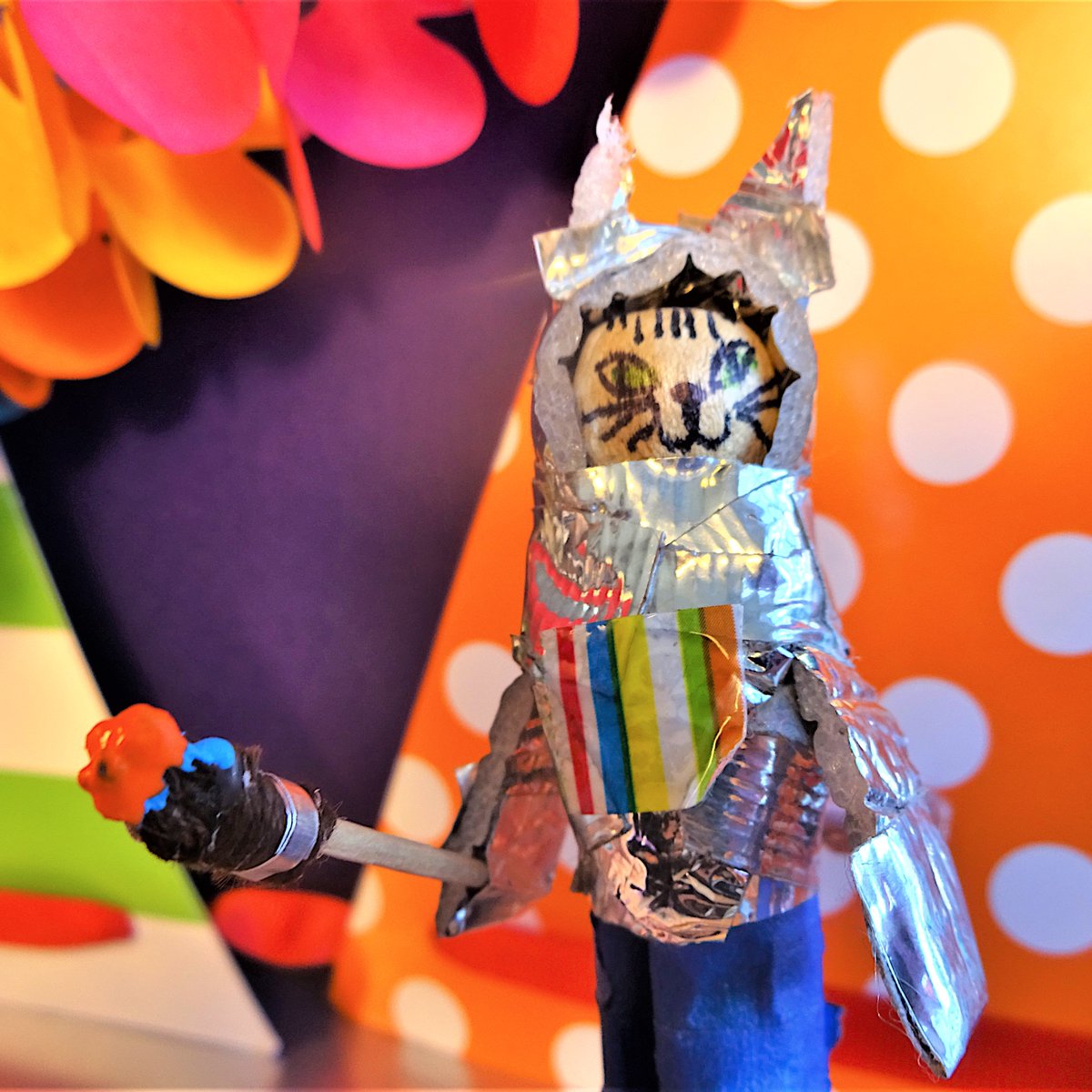 ArtiCultureOrg's tweet image. Meet #astronautcat! Some of their favorite things include zooming around the cosmos, painting, eating silver cupcakes and visiting Bella at #articulture. We'll be hosting their birthday party here soon. Check back in to see their special day.

Learn more bit.ly/2FgAQYs