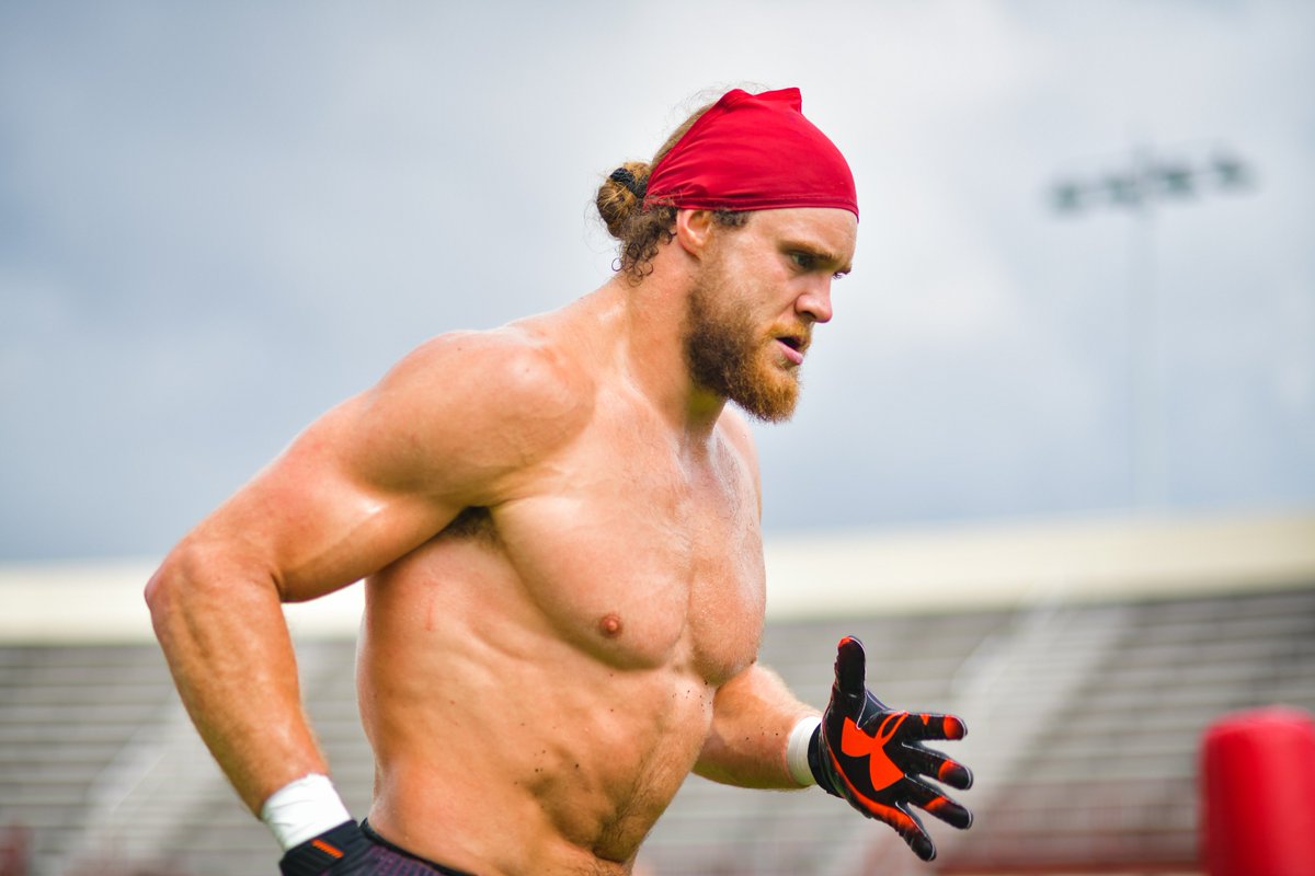 USC Trojans (@usc_athletics) on Twitter photo Beast Mode.
<a href="/PorterGustin/">Porter Gustin</a>'s 3-Cone (6.97), 20-Yard Shuttle (4.22) and 60-Yard Shuttle (11.84) times at USC Pro Day would have ranked in the Top 4 among edge defenders at the #NFLCombine. #FightOn Beast Mode.
<a href="/PorterGustin/">Porter Gustin</a>'s 3-Cone (6.97), 20-Yard Shuttle (4.22) and 60-Yard Shuttle (11.84) times at USC Pro Day would have ranked in the Top 4 among edge defenders at the #NFLCombine. #FightOn