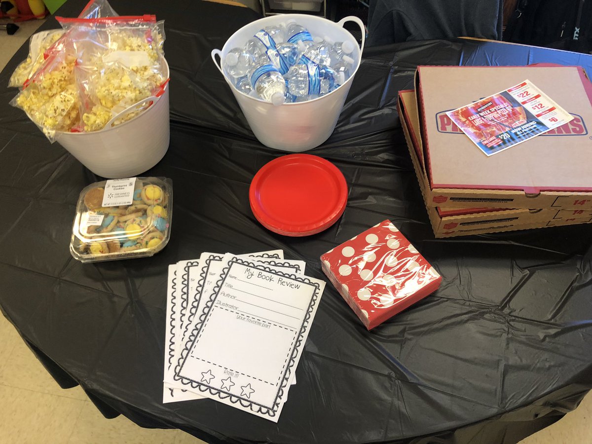 pelfreyspatch's tweet photo. Itโs a reading kind of day with a little pizza, popcorn and snacks! They had a blast! ๐ฟ๐๐โบ๏ธ๐ฆ#GetCCSDreading #haveyoureadtoday @ClarkCreekSTEM @robyndaileyccsd https://t.co/M8TXzwLTNg