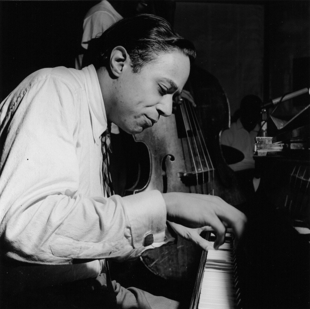 Horace Silver - Cherry Blossom

Album: The Tokyo Blues (1962)

#HoraceSilver
#BlueMitchell
#JuniorCook
#GeneTaylor
#JohnHarris

#Jazz #JTRCK #SpringIsHere

🎧 youtu.be/nvoIC-0XK-M