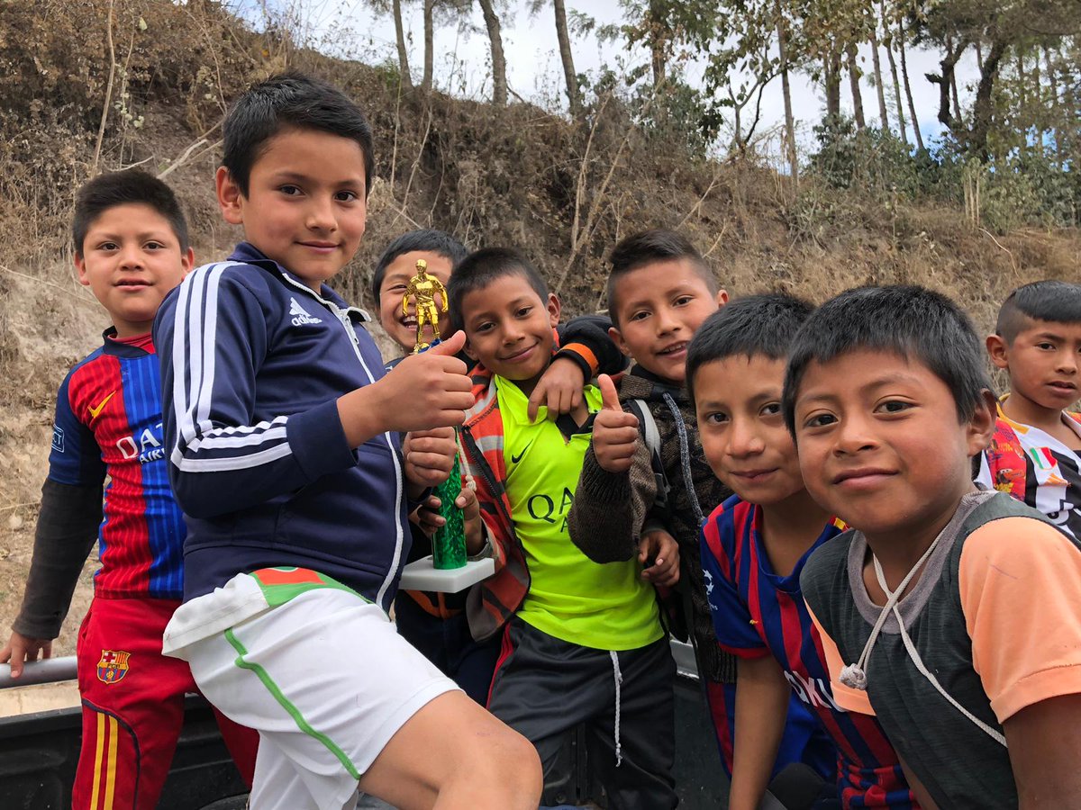WVFoundation's tweet photo. We're kicking off another bottle school VolunTour in Guatemala with @HugItForward ♥️. Thank you all for your #HeartToServe!! https://t.co/gFYk8MLjdl