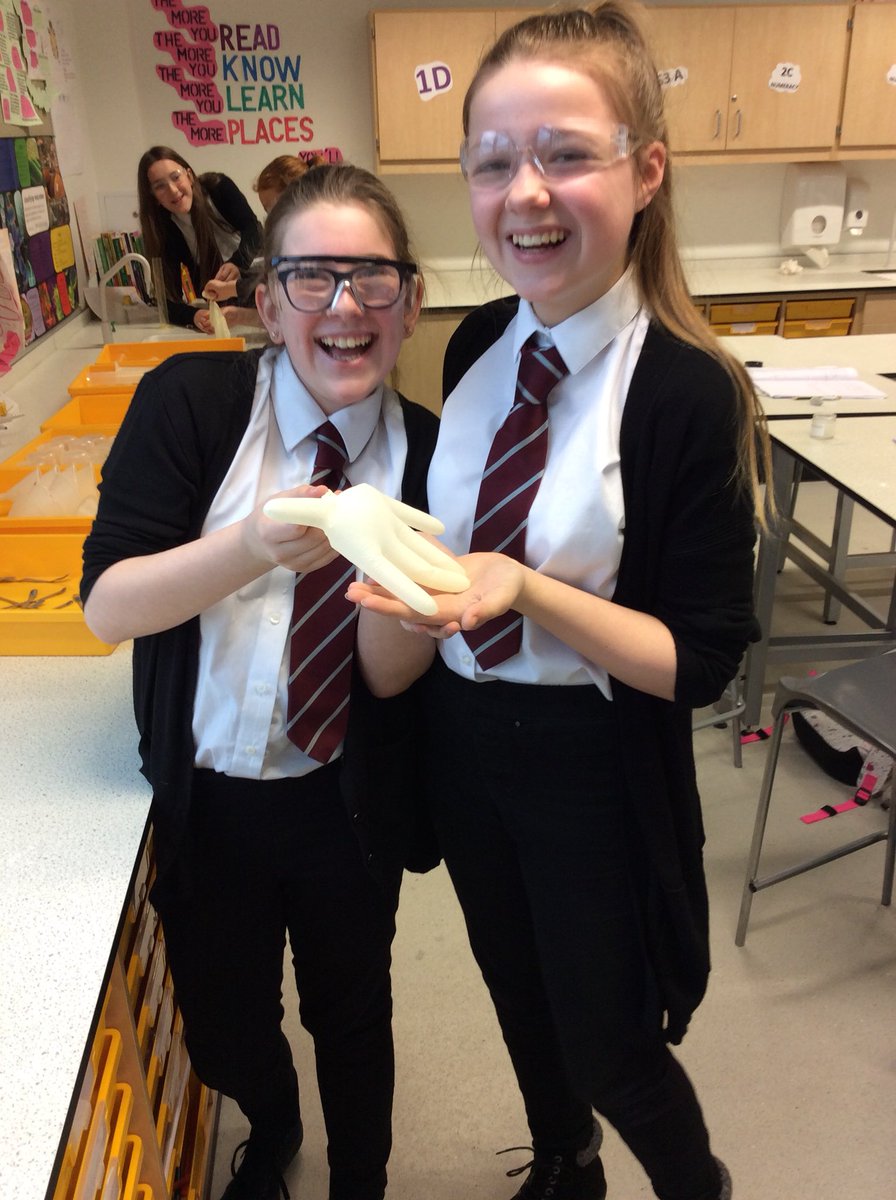 ForAcadBiology's tweet photo. S1 learning learning about gasses .... look at our magic gloves #happypupils #happyteacher #happylearningenvironment https://t.co/JO4lWL1oHw