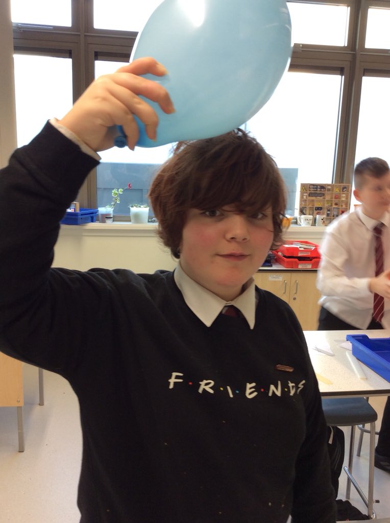 ForAcadBiology's tweet photo. More S2 static electricity #forfaracademy #FORvalues #FORHappyHeartsHappyMinds #FORTeamwork https://t.co/QH46axTc5W
