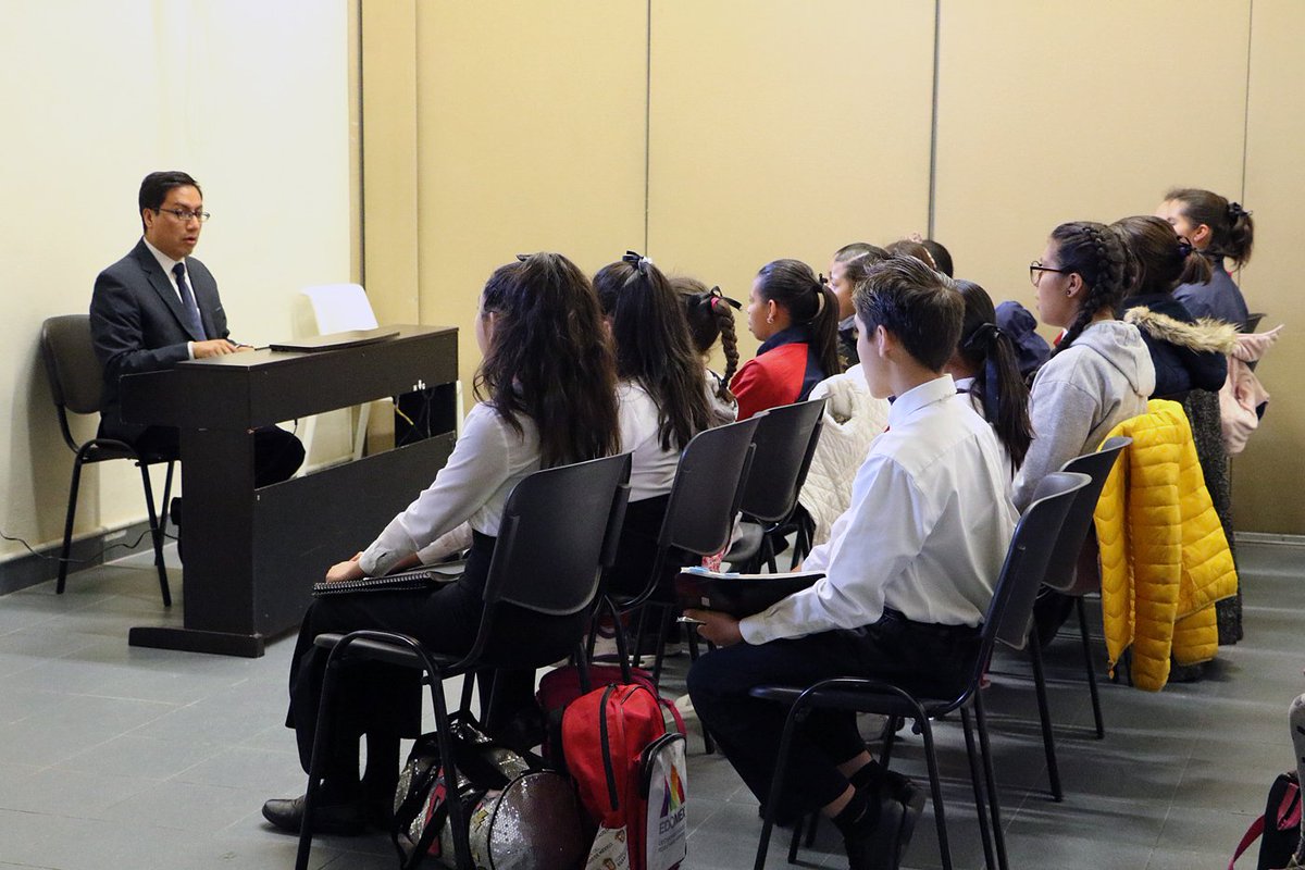 TolucaGob's tweet photo. El Coro Infantil del Ayuntamiento de #TolucaCapital no sólo contribuye a fomentar la cultura, también es semillero de nuevos artistas que hoy forman parte del Conservatorio de Música del Estado de México, y además estudian teatro u otras expresiones artísticas.#JuntosEsPosible. https://t.co/BFWYPtXDWI