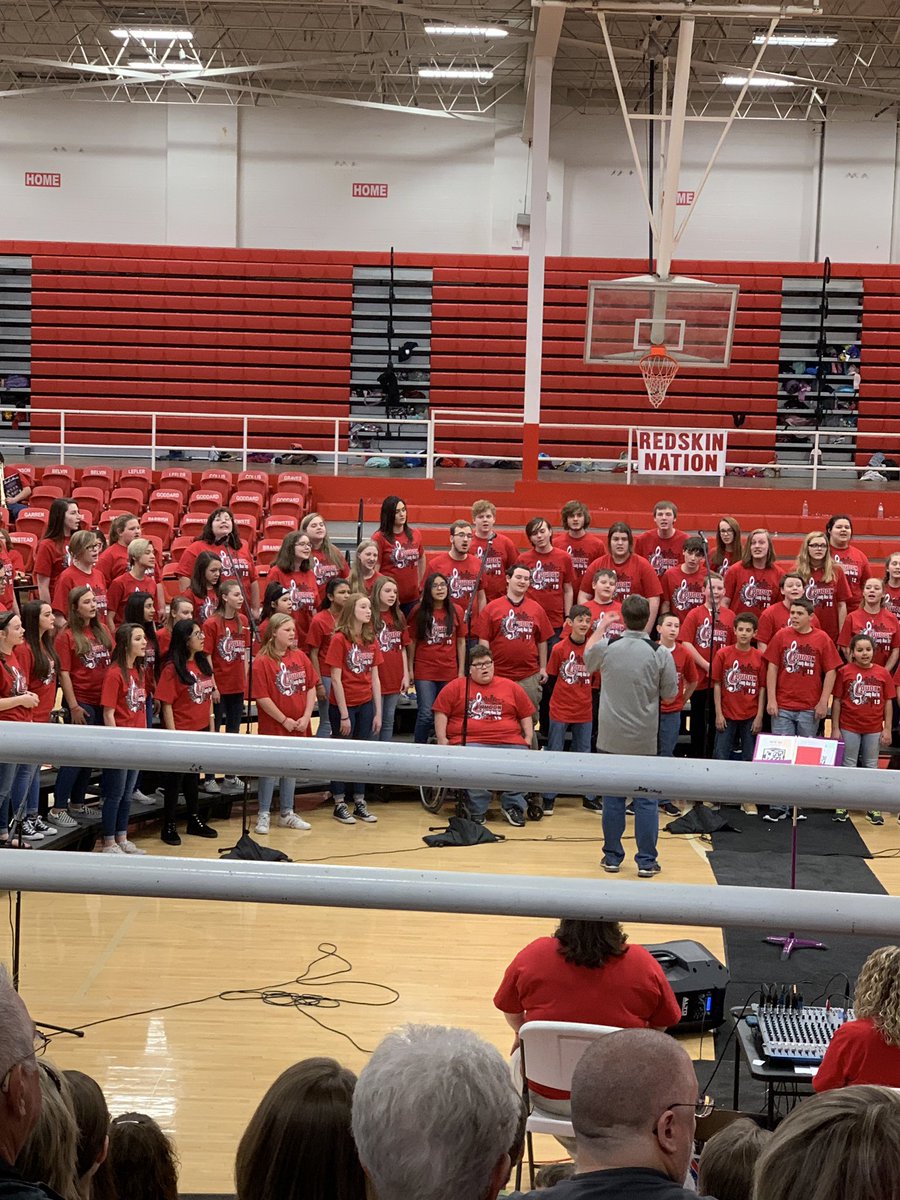 PhillyWarriors's tweet photo. The @loudoncountysch Fine Arts Showcase has kicked off!!  Great turnout and LOTS of kids performing!!!  We love it when our #WarriorNation teachers and students get to work with peers around the district 🏆 https://t.co/41LxBPLsb7