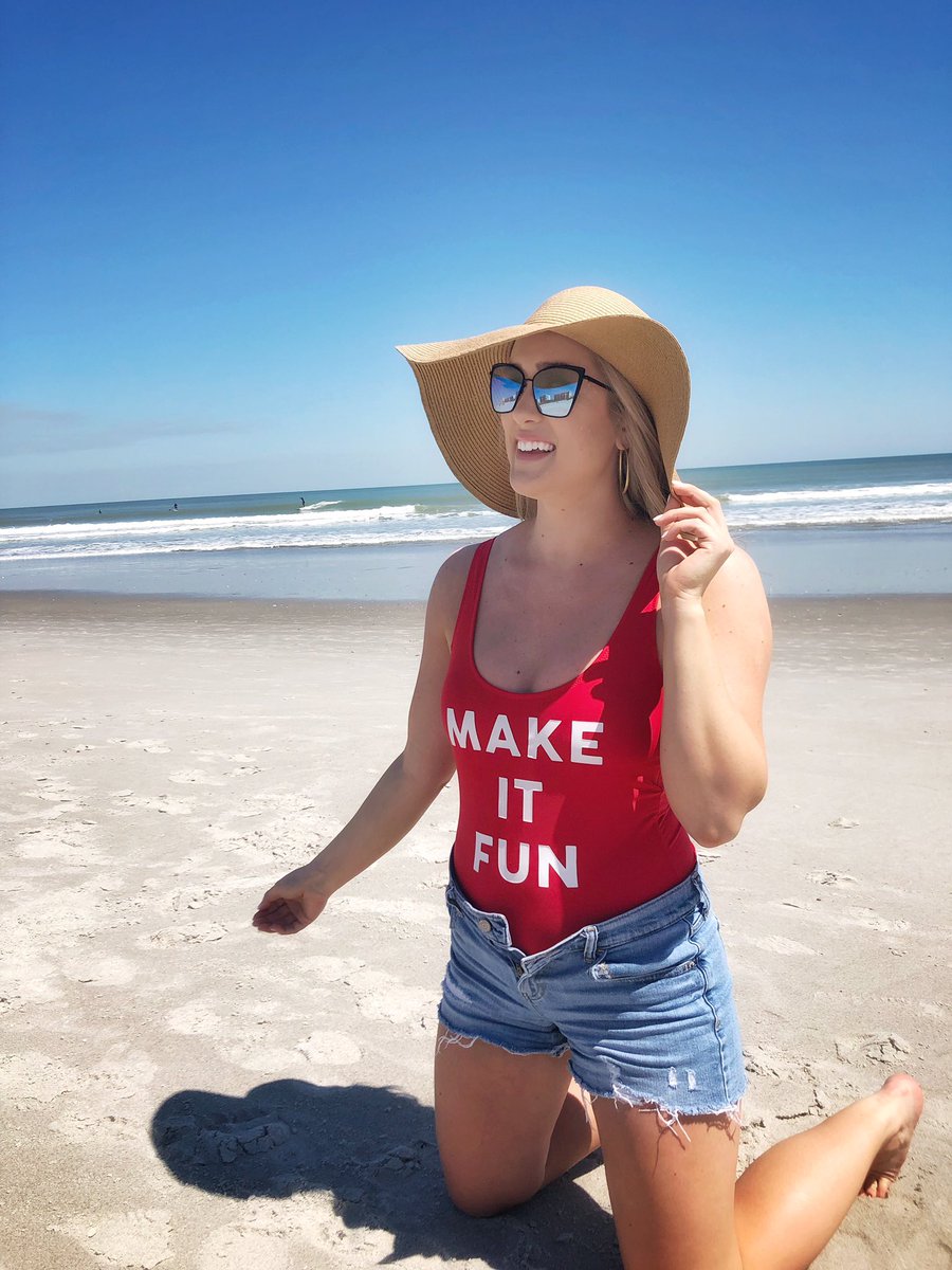 londonrjackson's tweet photo. #DIFFDAY is here! You can buy one, get one free right now at @diffeyewear 😎 I’m wearing the Becky black + flash grey lens and I 💓 them!! #buyonegetone #makeaDIFFerence #DIFFeyewear #sale #cocoabeach #springbreak https://t.co/5gAe6lI785
