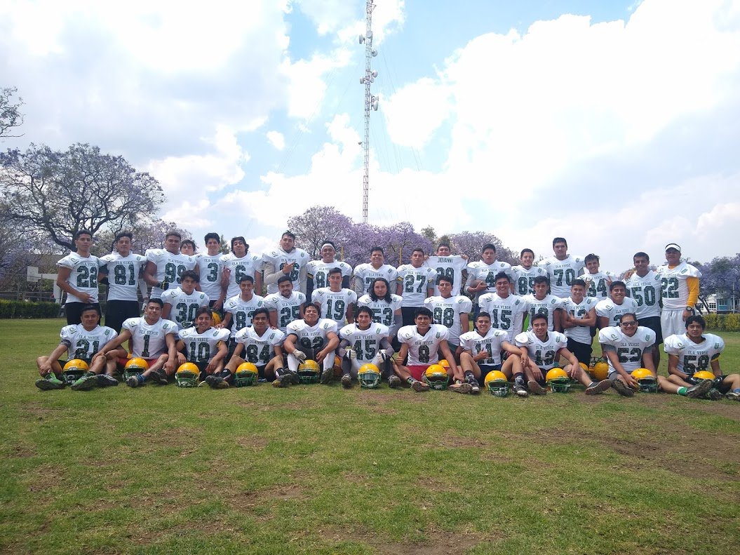 🌊🏈 Los jugadores de la #OlaVerde, #UPIICSA, listos con sus nuevos jerseys de visita para esta temporada 2019 🏈🌊