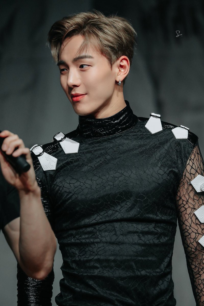 archiveshownu's tweet photo. 190302 — © s. https://t.co/W7QwTrvUvD