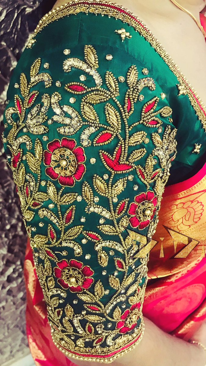 DiDi_Designer's tweet photo. #silkblouse #greenblouse #redtouch #floralembroidery #threadwork #handembroidery #workedtassels #contraststatement #newdesign #customisedone #granduer #specialattention #tamilwedding #bridalblouse #designedbydidi™️ #didibydivyadhivyan

Blouse Courtesy: DiDi Designer Studio™ https://t.co/lH9bRxfjFK
