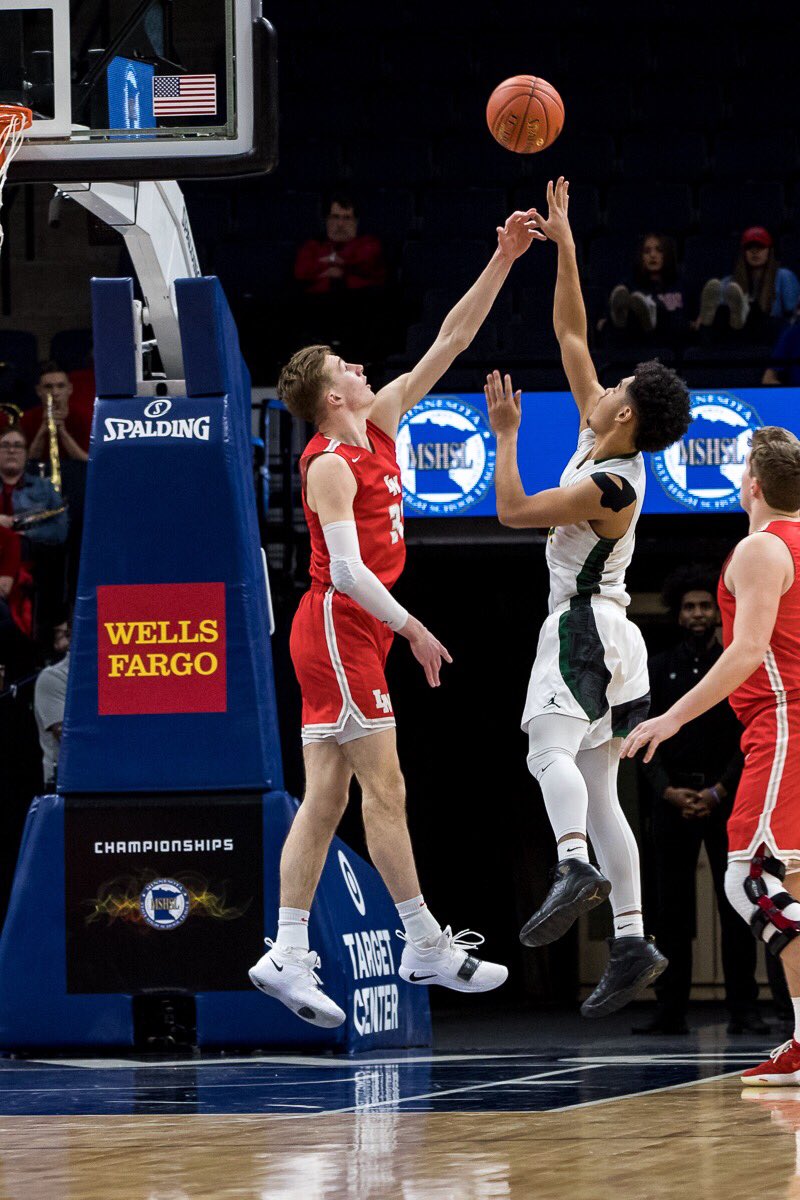 sgnimagery's tweet photo. .@tjwahl01 doing his thing vs PC - 11pts / 15rb / 3blk / disruptive D @LNHoopsOx #TOUGHandTOGETHER #state4eight #sgnimagery https://t.co/mZNdFJ3efo