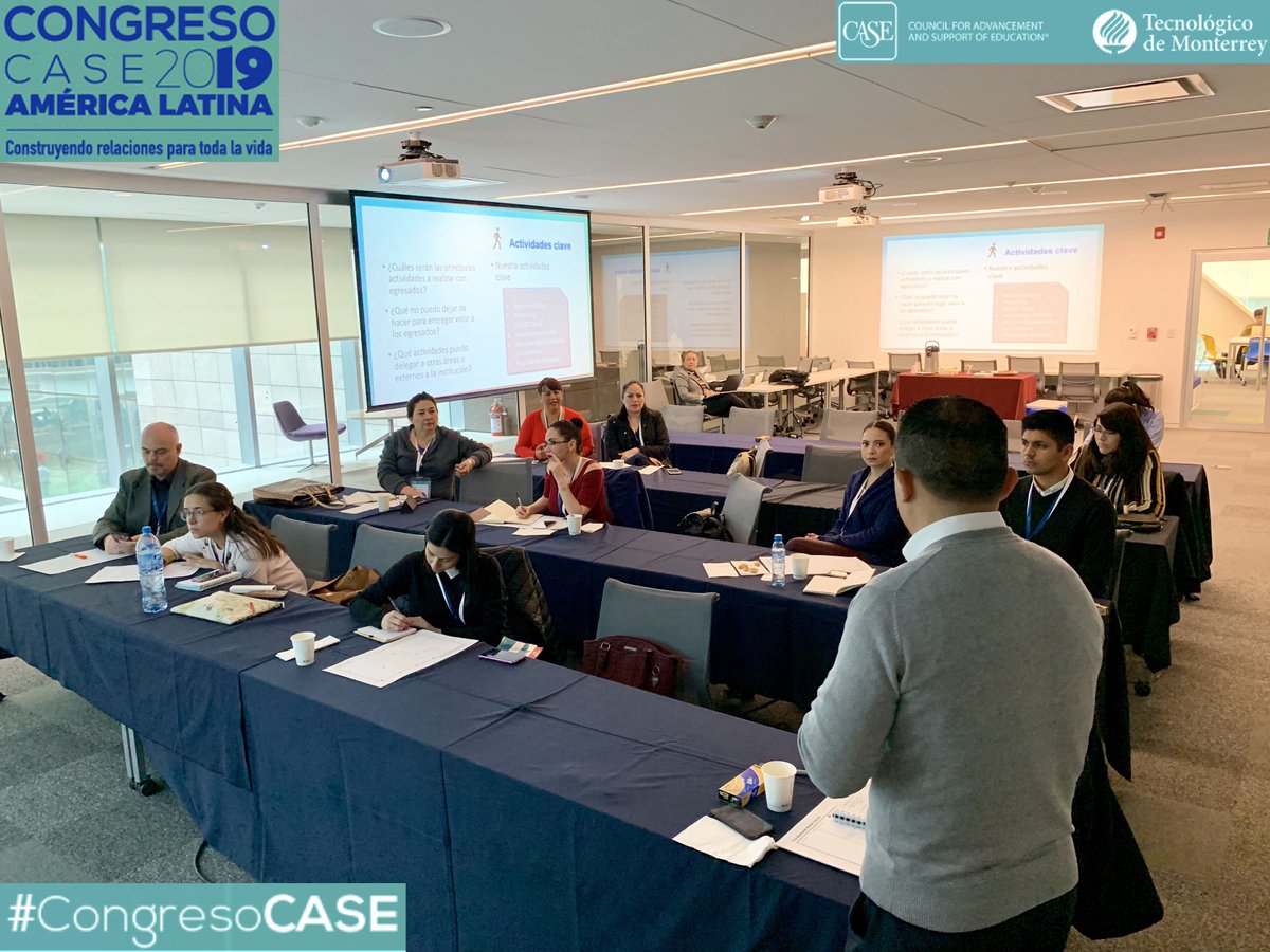 CASELatam's tweet photo. En la misma biblioteca, tuvimos un interesante taller con el @TecdeMonterrey en donde se habla de metodologías atractivas para los egresados y que el vínculo sea sumamente estrecho. #CongresoCASE https://t.co/QxSGCqLhk8