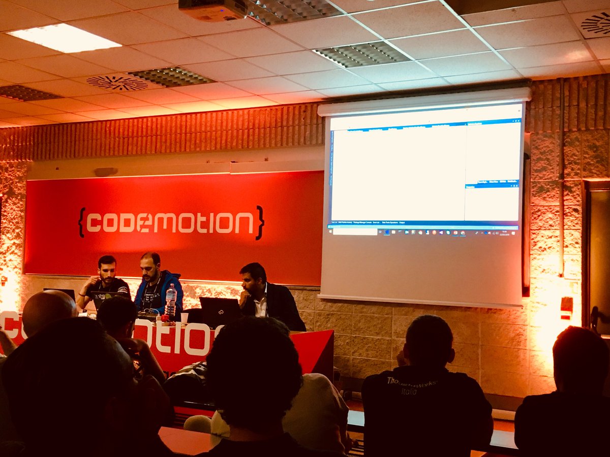 iVincent92's tweet photo. “Meetup #AperiTech del Facebook Devoloper Circle Rome” #CodemotionRome19 #CodeMotionIT ⁦⁦@CodemotionIT⁩ https://t.co/sADqwZtX5T
