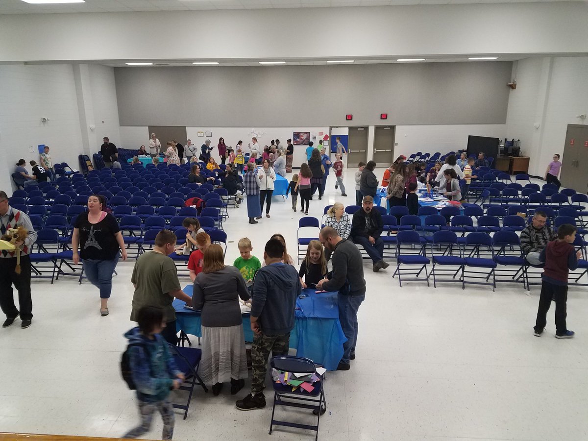 NorthCoveElem's tweet photo. A wonderful Science Night hosted by our #fifthgrade students!  #handsonlearning for all ages.  @McDowell590  @ncscifest https://t.co/ED1MKMGSjQ