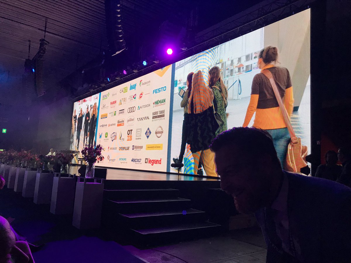 ReiantMulder's tweet image. Zometeen de winnaars bekend maken bij Skills The Finals 2019 in een volle RAI. Prijs voor de topper! Baan bij Boels Rental.